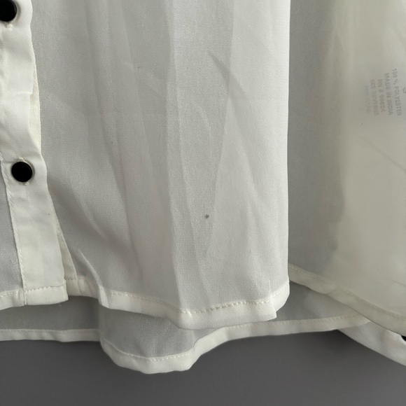 NWT Charming Charlie Small White Button Down Long Sleeve - Picture 11 of 16